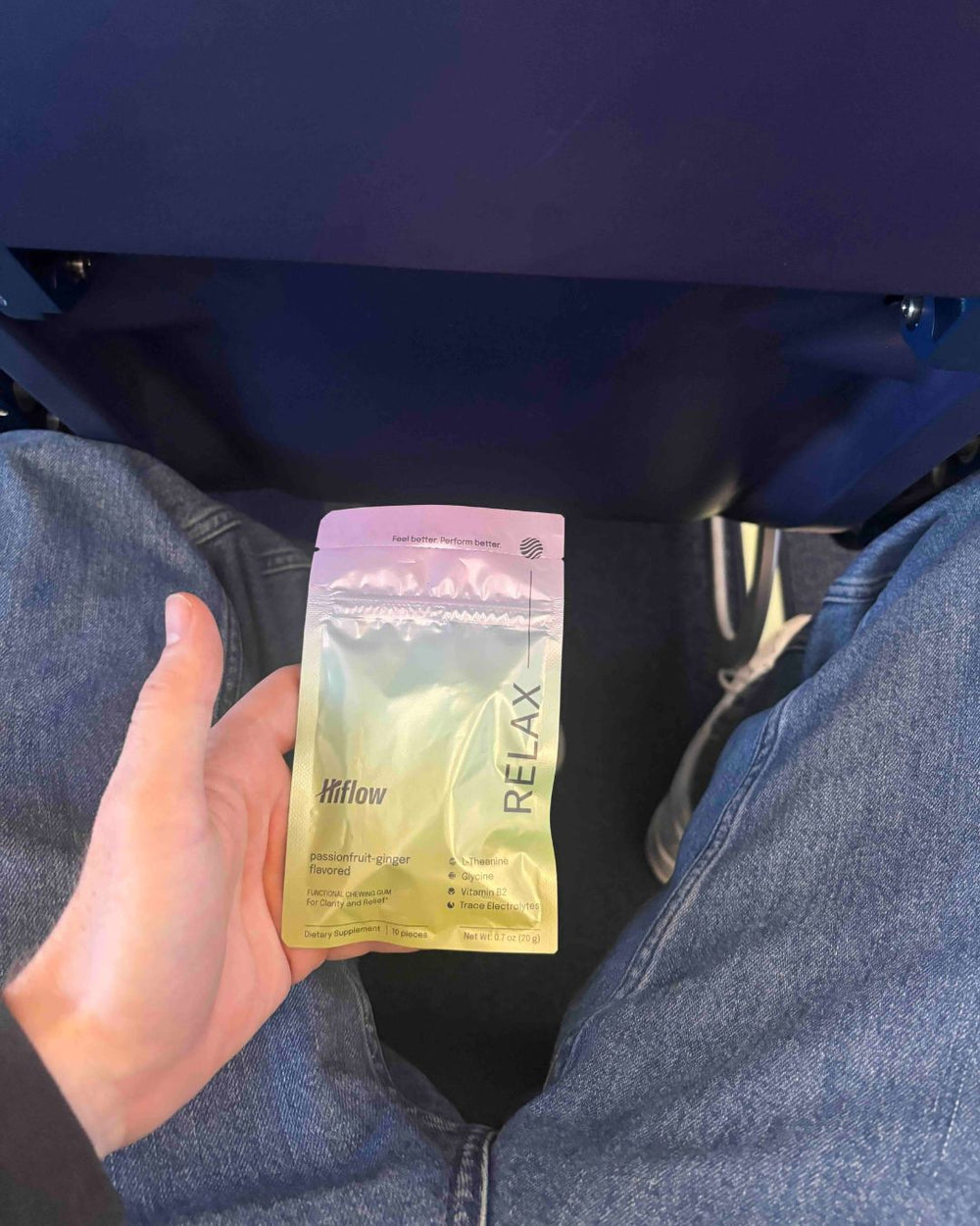 Person holding a Hiflow Relax pouch.